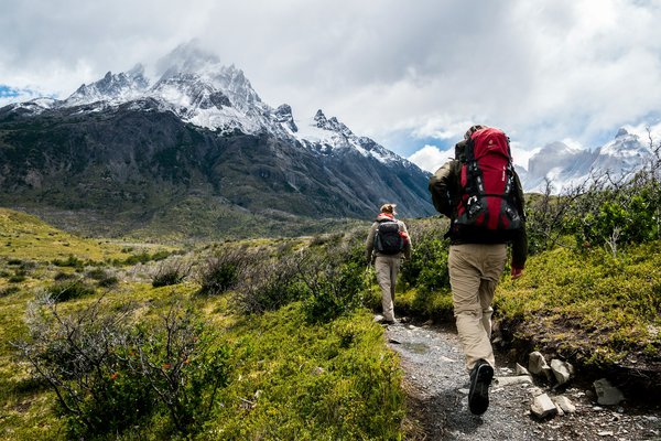 Quels sont les meilleurs itinéraires pour une randonnée dans les montagnes de la Sierra Nevada en Californie?